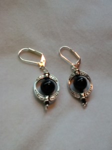 Earring silver w/ black onyx $15.00